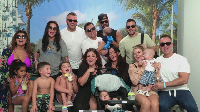 Click to watch 'The Lie Detector Test' (popup) Jersey Shore Family Vacation